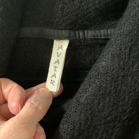 Knit sweater dress/tunic with front pocket detail. - Picture 6 of 8